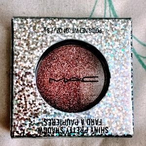 MAC Shiny Pretty Shadow in Glitz Please